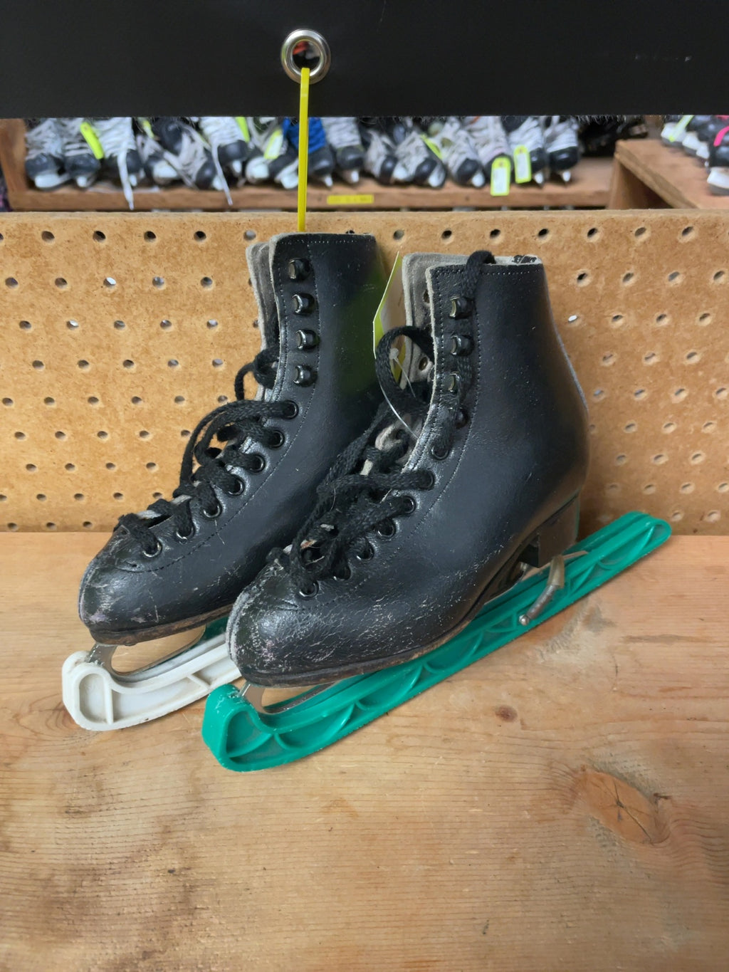 WIFA Figure Skates Size 2 Black