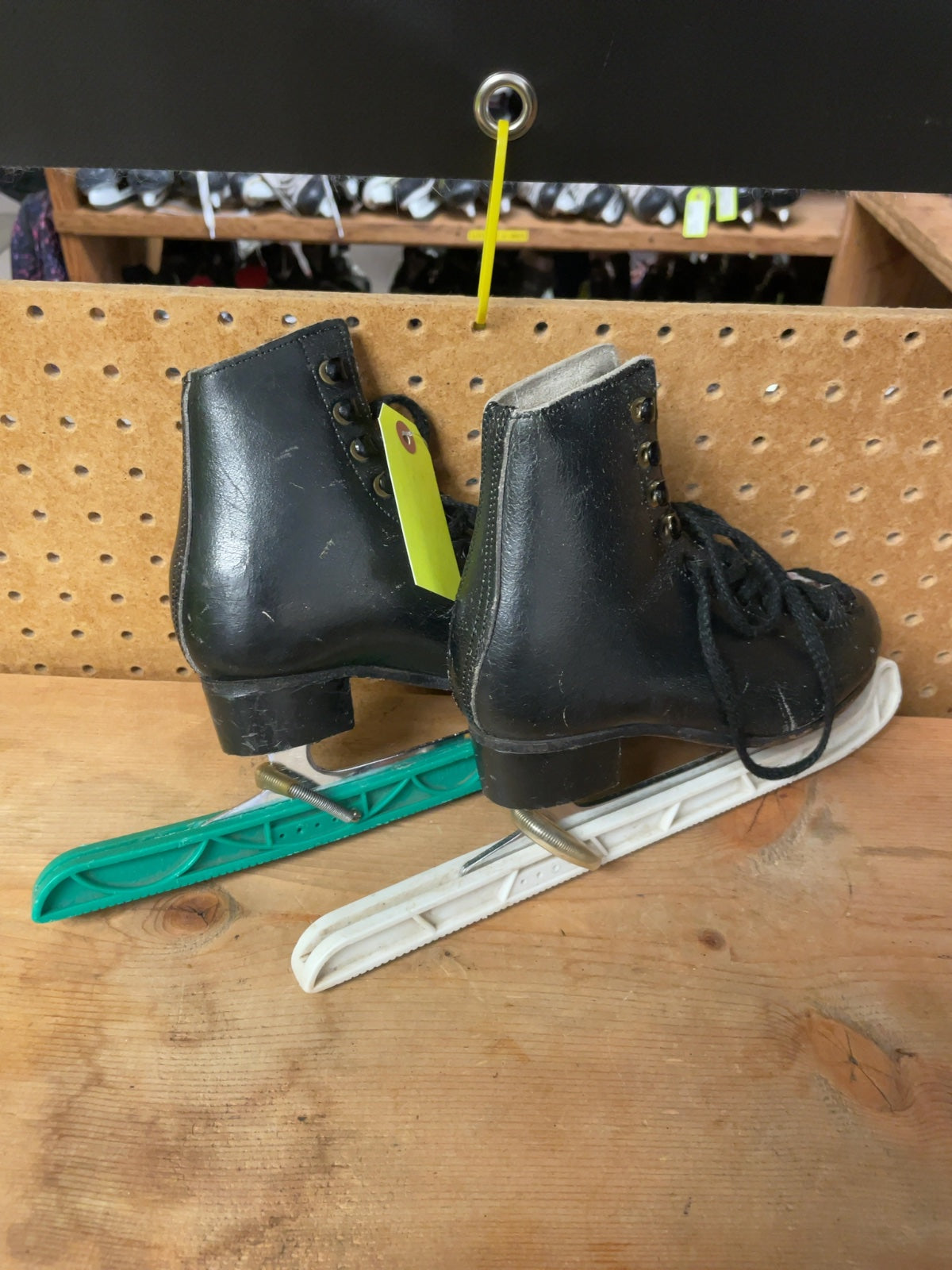 WIFA Figure Skates Size 2 Black