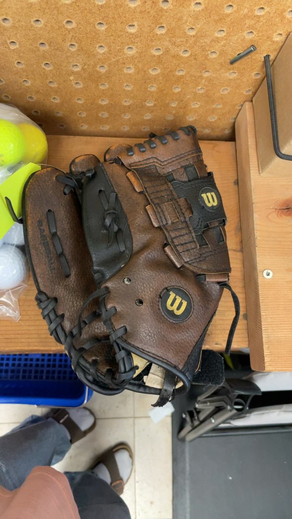 Wilson 11.5" Left Hand Throw Baseball Glove - Brown