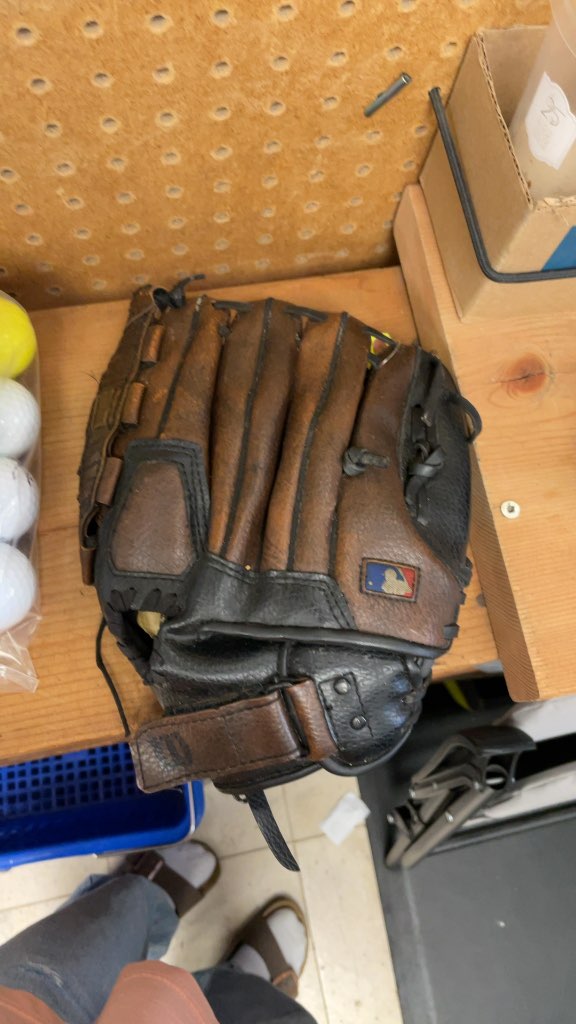 Wilson 11.5" Left Hand Throw Baseball Glove - Brown