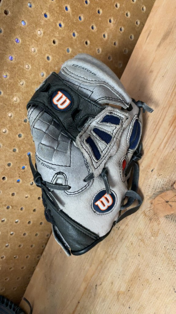 Wilson EZ Catch 10.5" Baseball Glove - Grey/Black