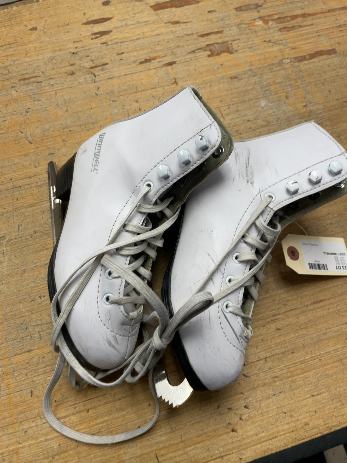 Winnwell Figure Skates Size 1 White