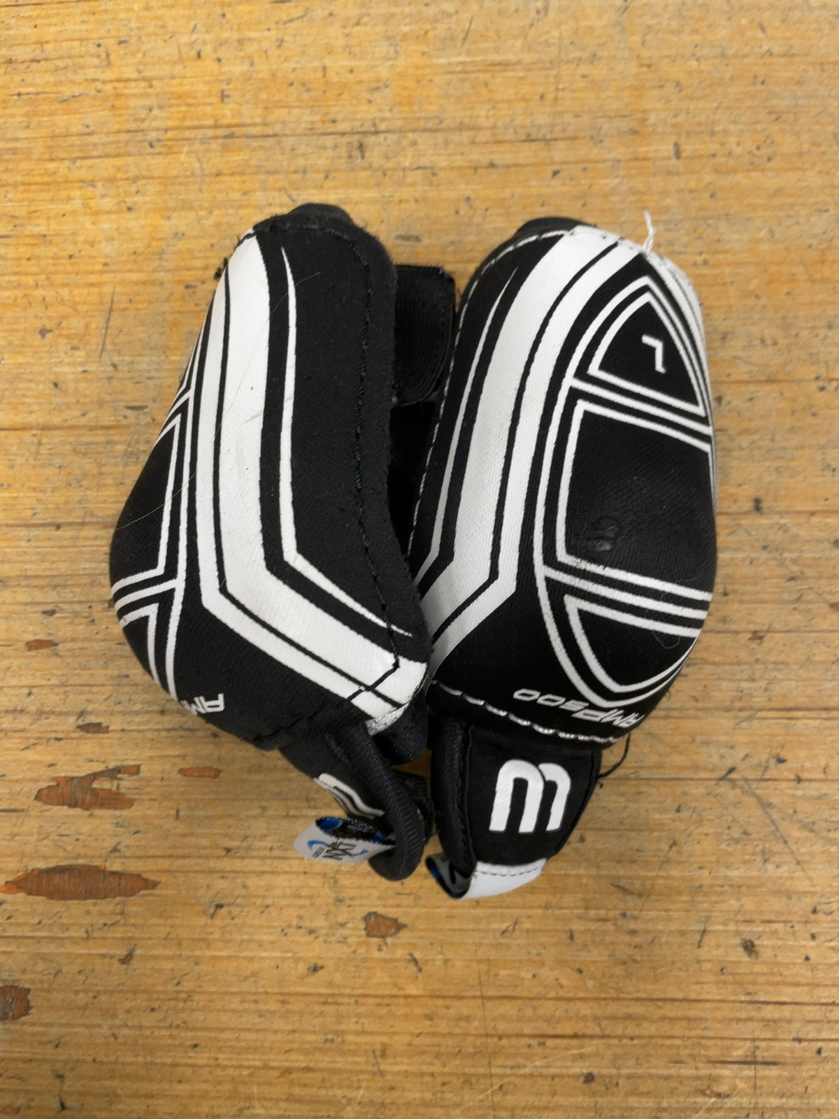 Winwell AMP500 Youth Medium Hockey Elbow Pads