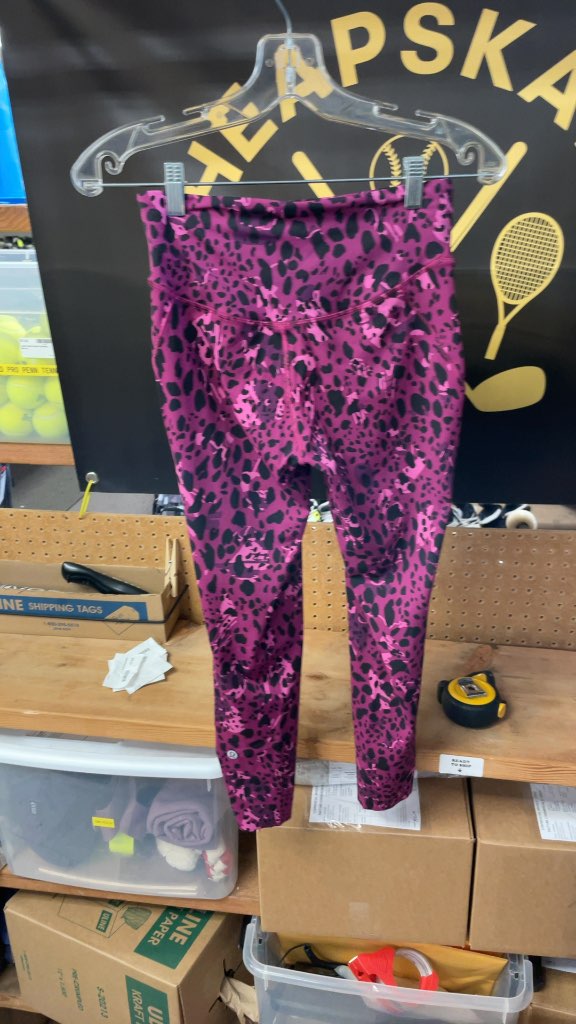 Women's Lululemon Purple Leopard Print Leggings size 6