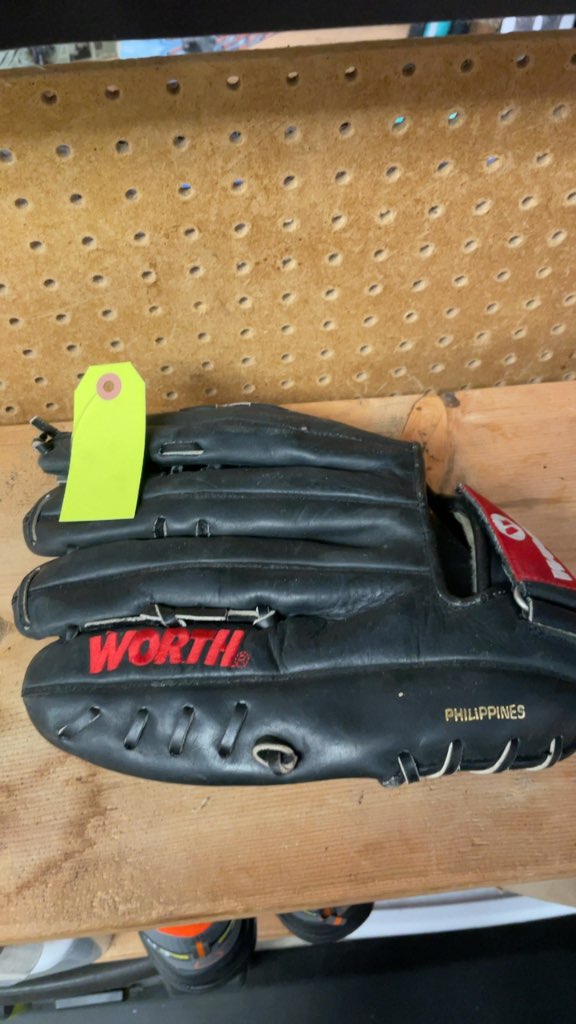 Worth Michele Smith 12" right Hand Throw Softball Glove