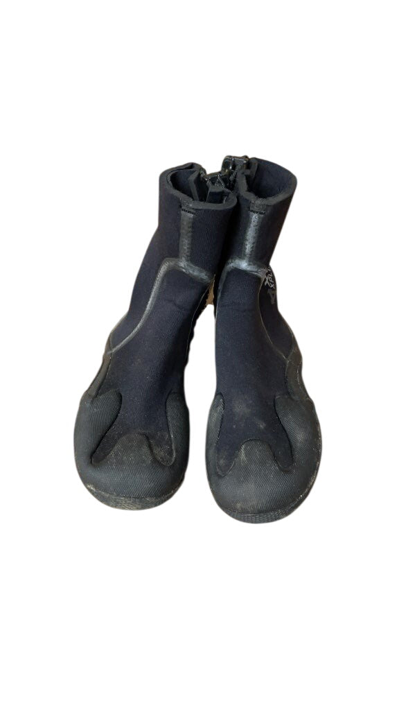 XCEL Explorer Water Booties Size 2