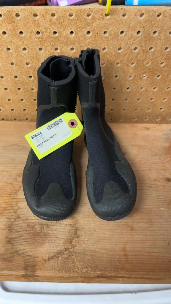 Xcel Water Booties Size 3