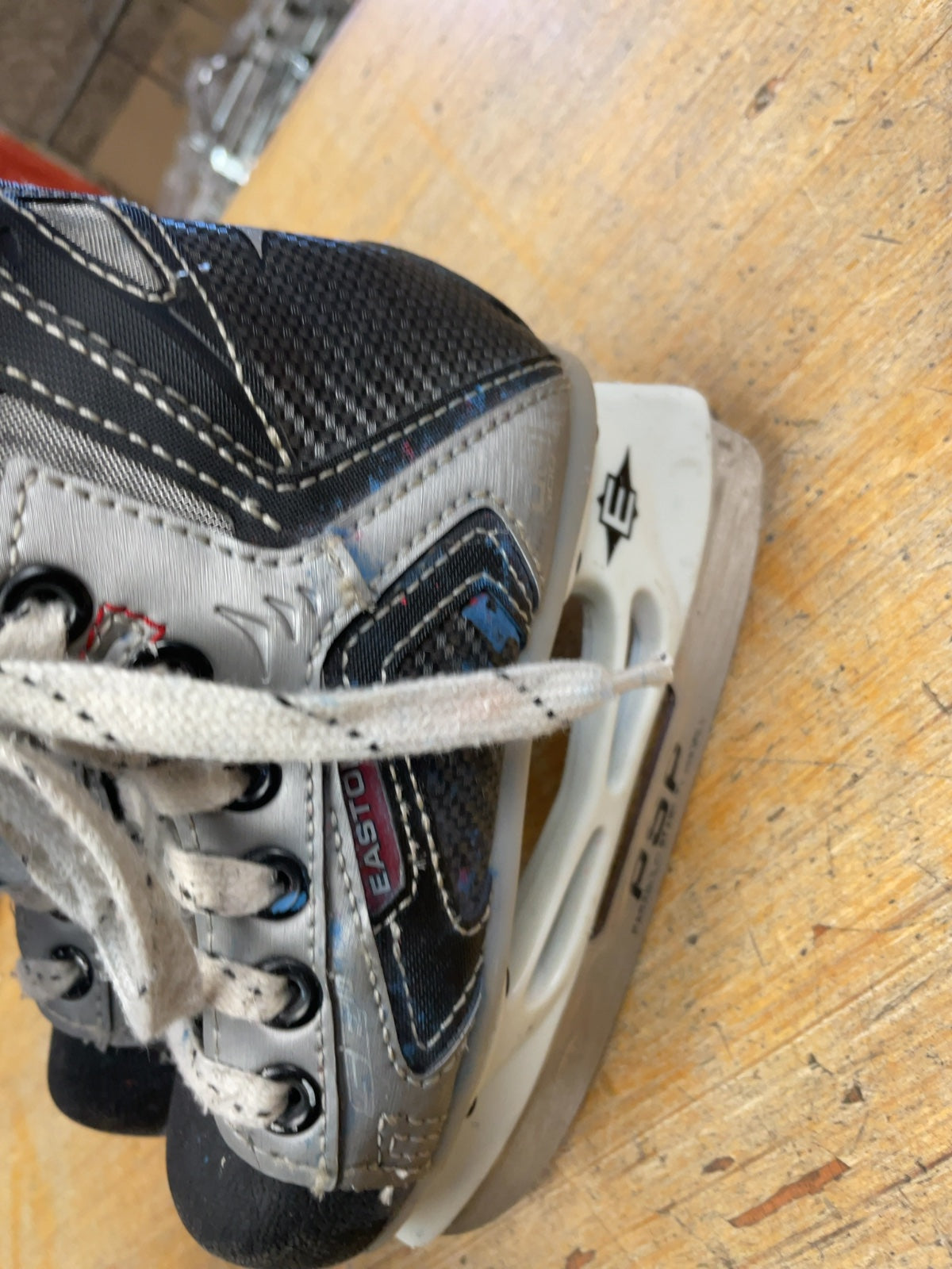 Easton Stealth SE10 Size Y9 Hockey Skates