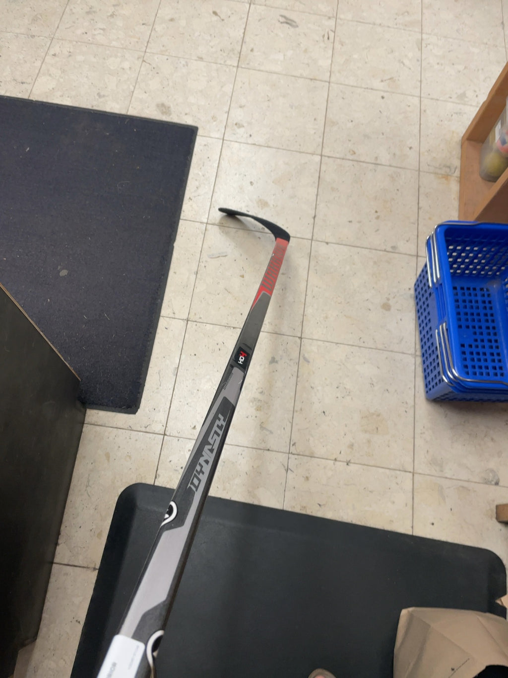 Warrior Dynasty HD4 Junior Hockey Stick 50 Flex W03 Henrique RH 56.5"