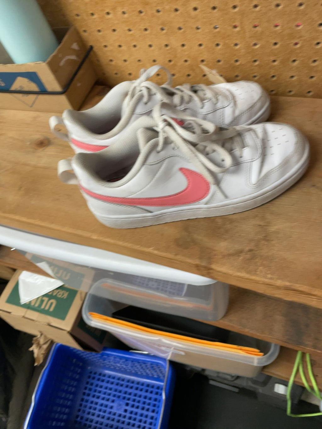 Nike Court Borough Low 2 Size 6Y White / Pink