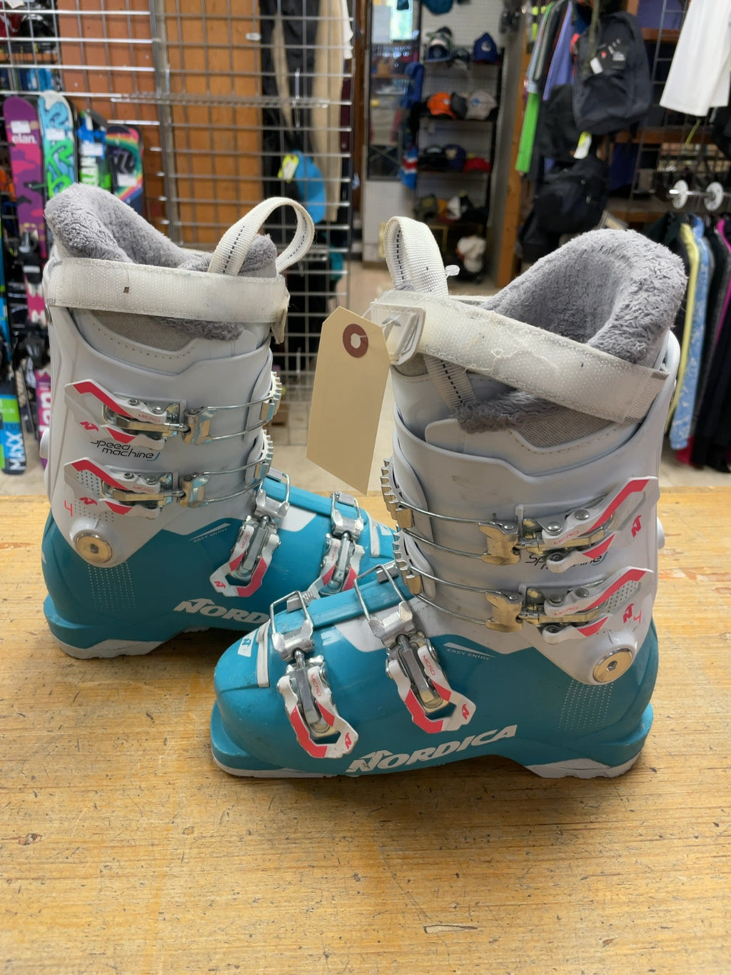 Nordica Speedmachine J 4 Size 23.5 Women's Ski Boots
