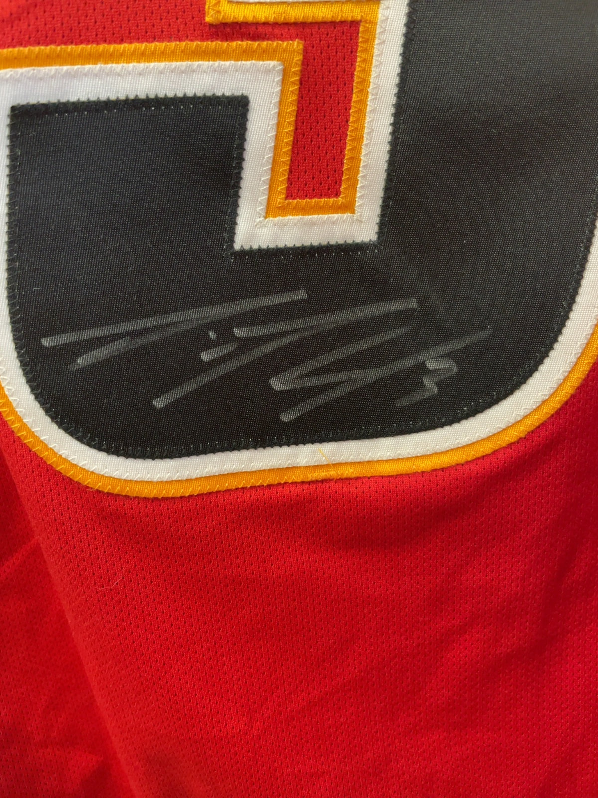 Reebok Rbk Calgary Flames Dion Phaneuf #3 Signed Jersey Size M