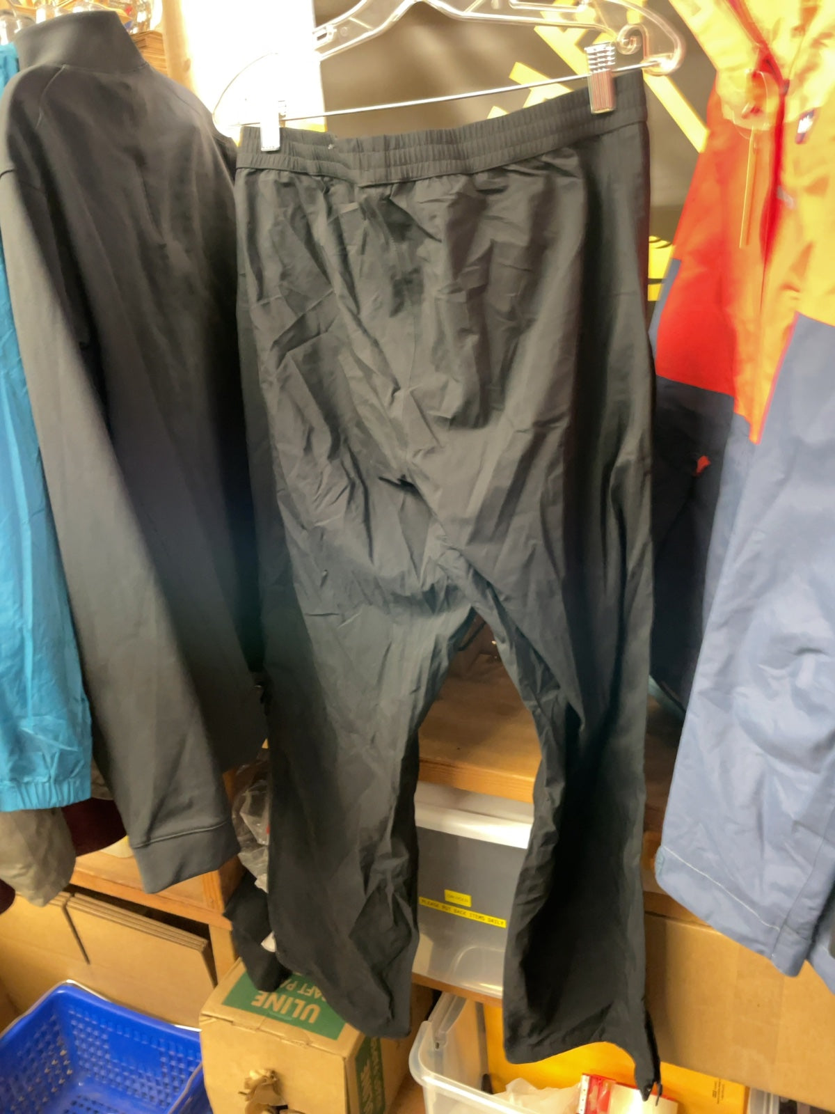 MEC Size L Rain Pants Black