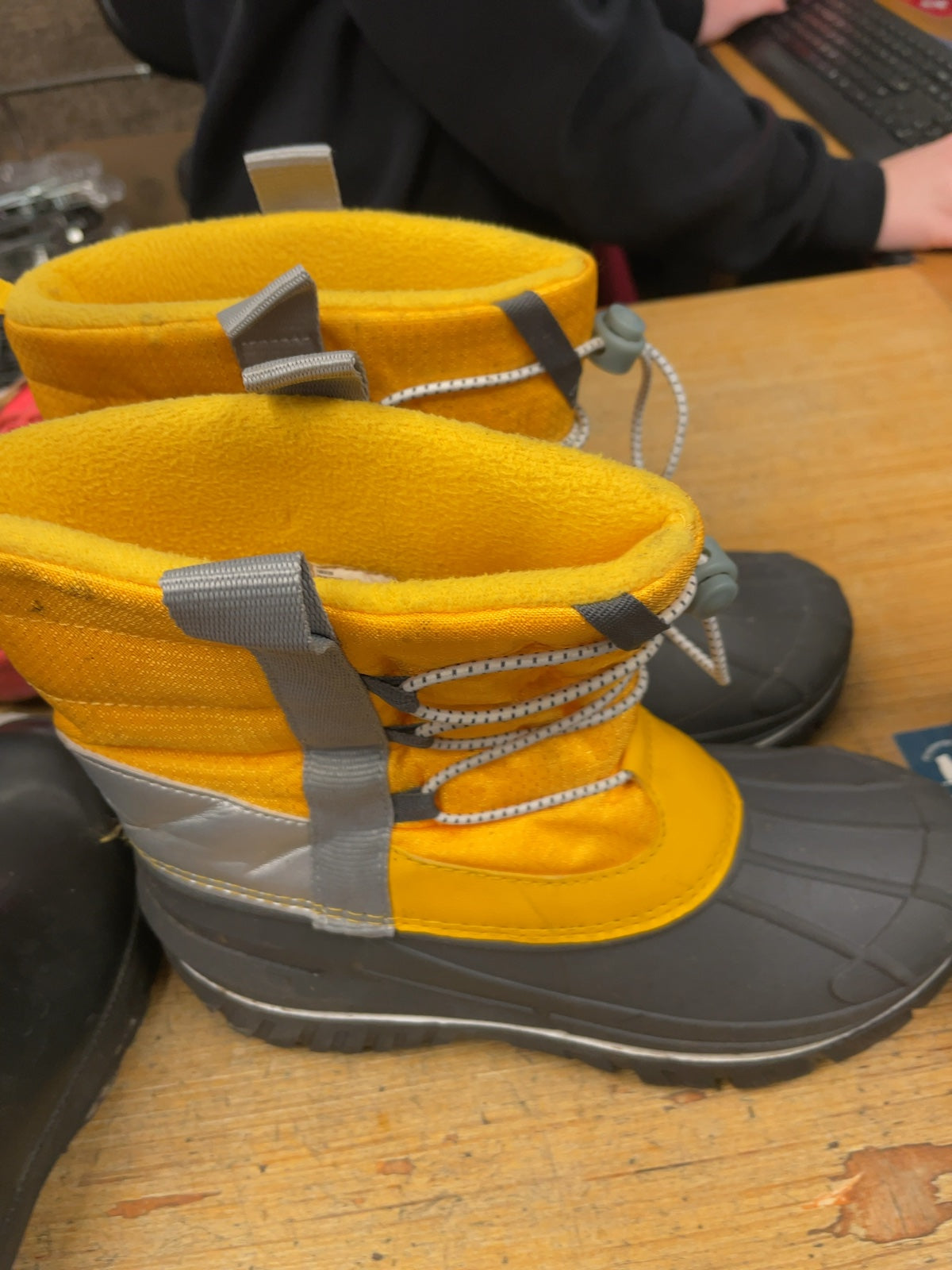 Joe Fresh Winter Boots Size 6