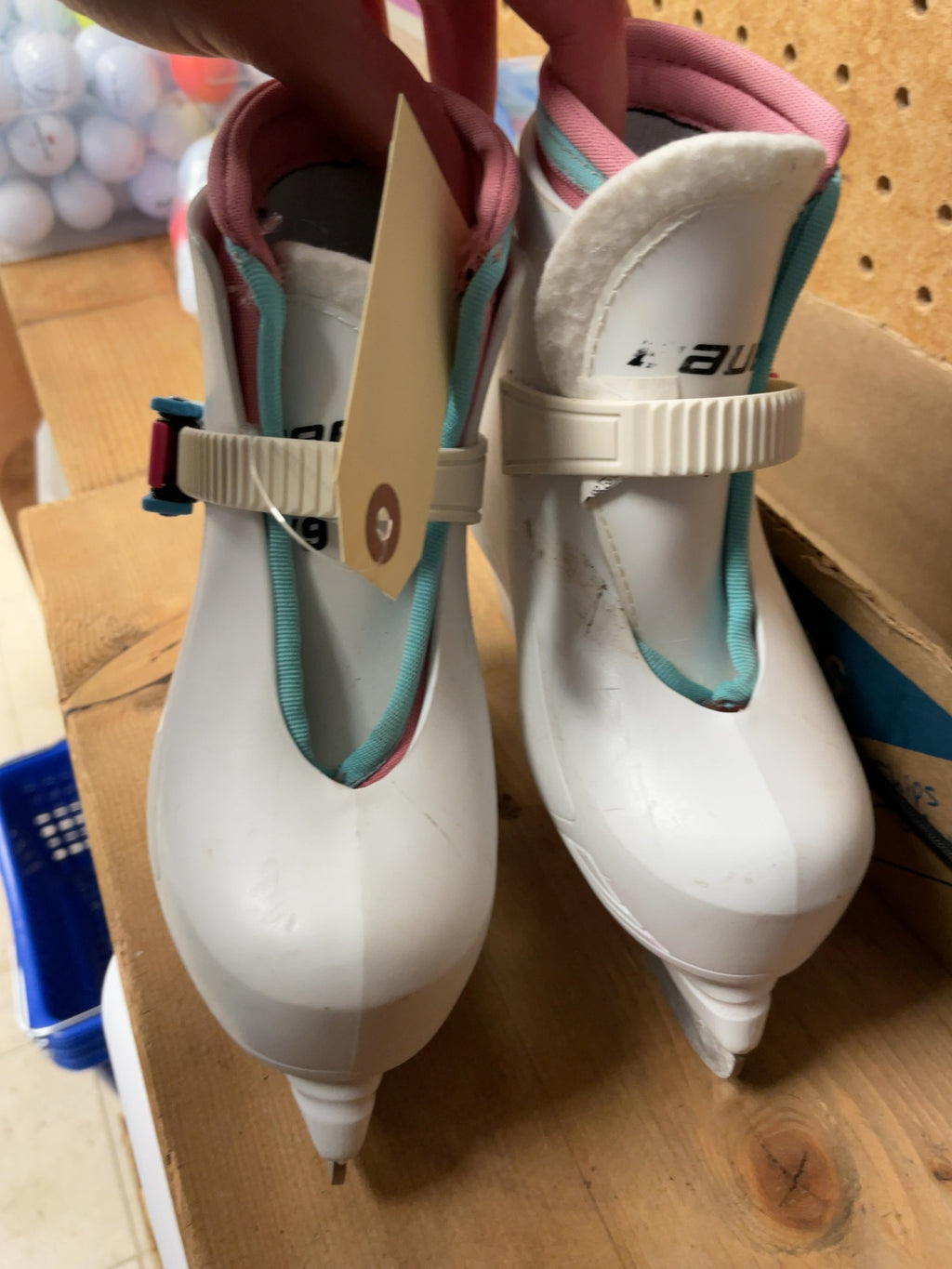 Bauer Size 8/9C Recreational Ice Skates White/Pink