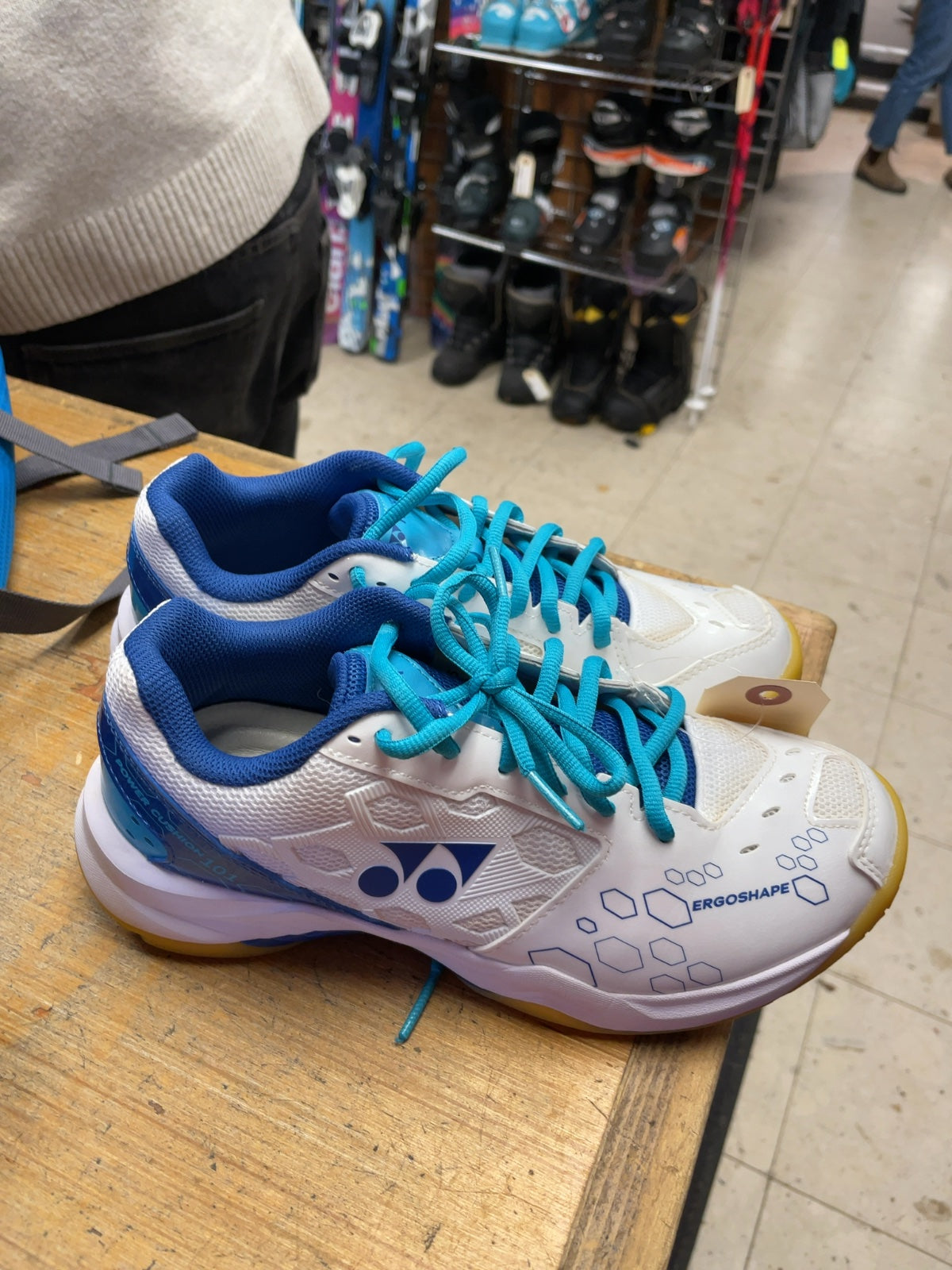 Yonex Power Cushion 101 Ergoshape Court Shoes Women's Size 8