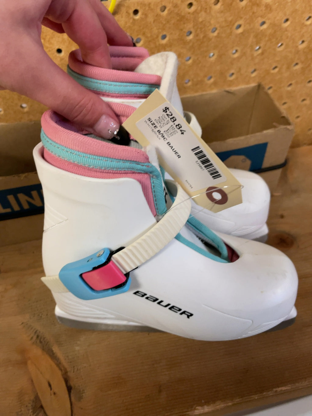 Bauer Size 8/9C Recreational Ice Skates White/Pink