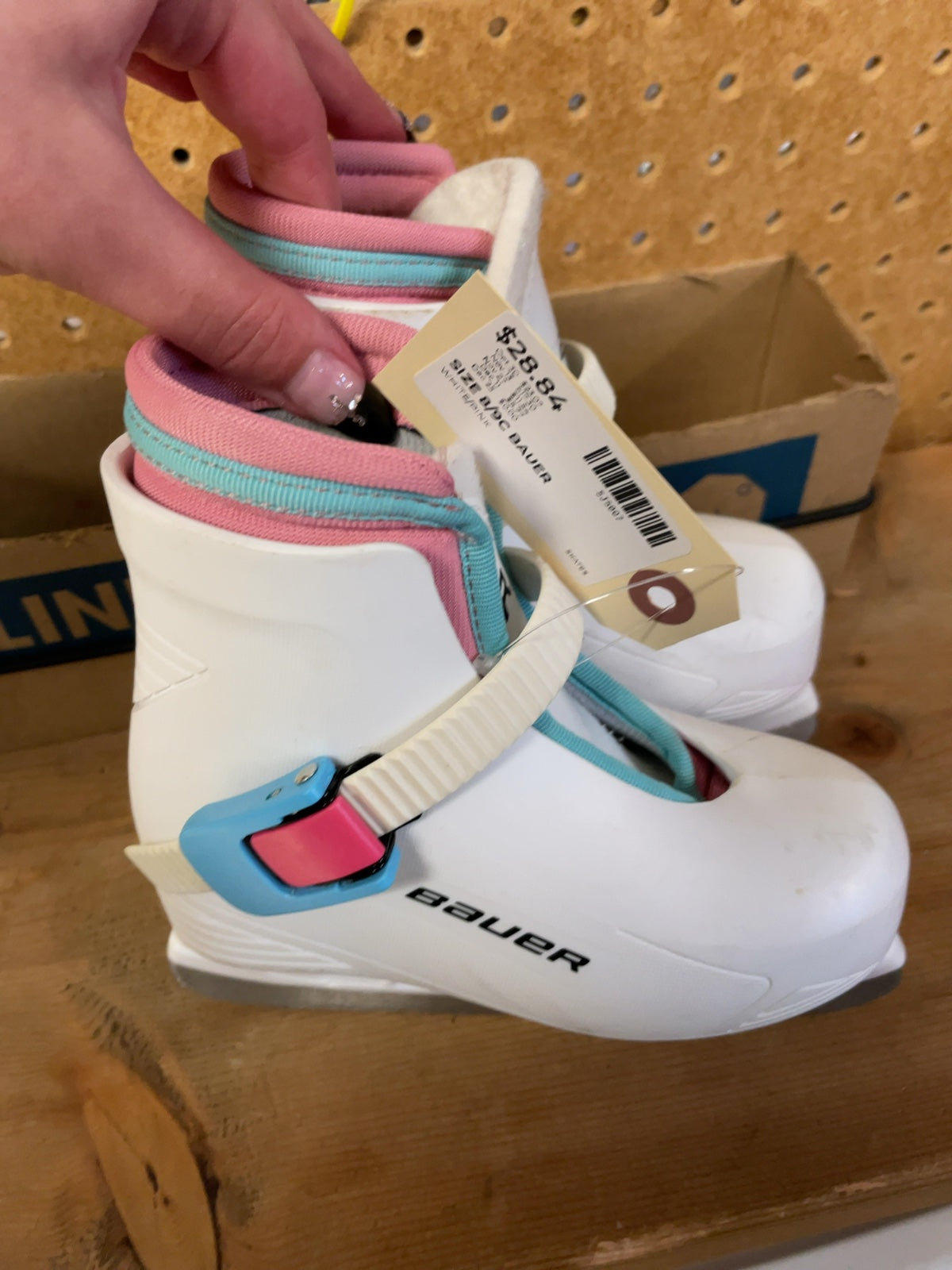 Bauer Size 8/9C Recreational Ice Skates White/Pink