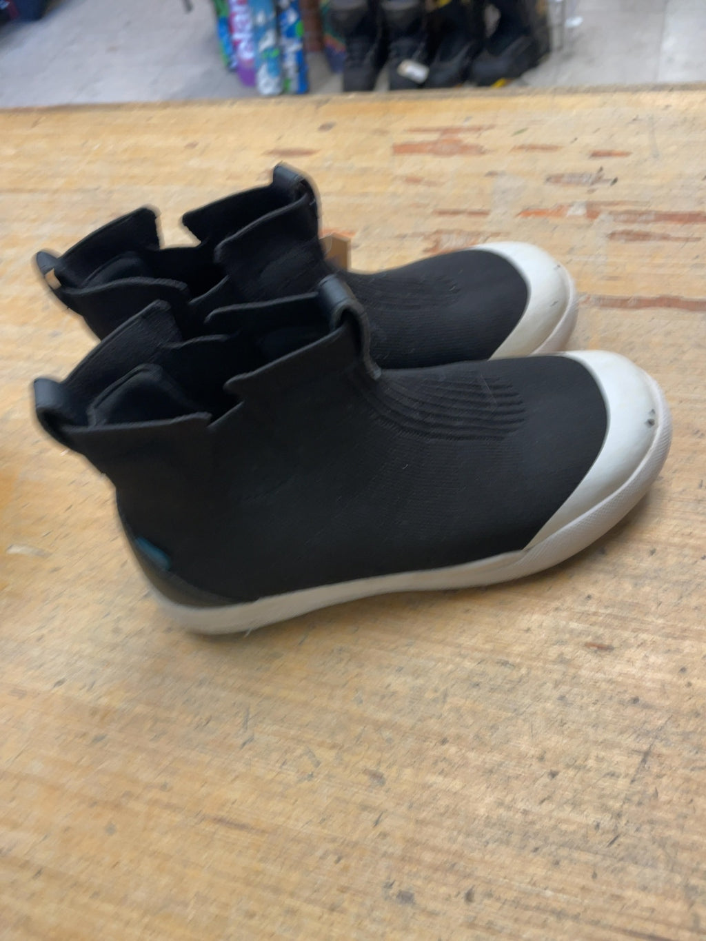 Vessi Weekend Chelsea Size 4 Kids Waterproof Boots