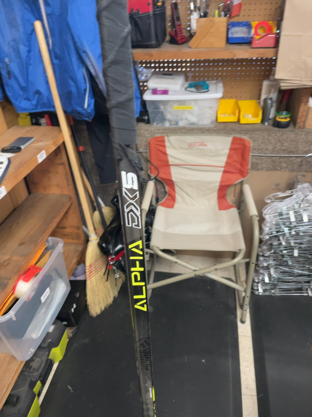 Warrior Alpha DX5 Senior 85 Flex Right Hand Hockey Stick