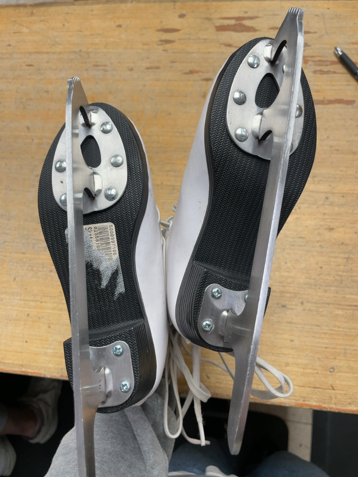 Hespeler Figure Skates Size 12C White