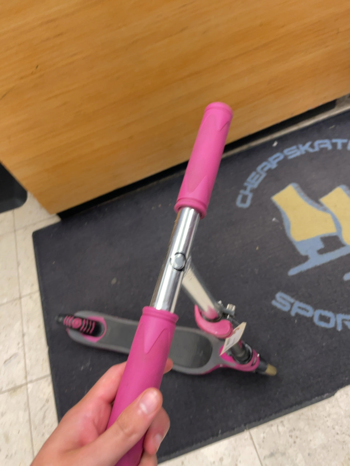 Globber Flow 2-Wheel Kick Scooter Pink/Grey