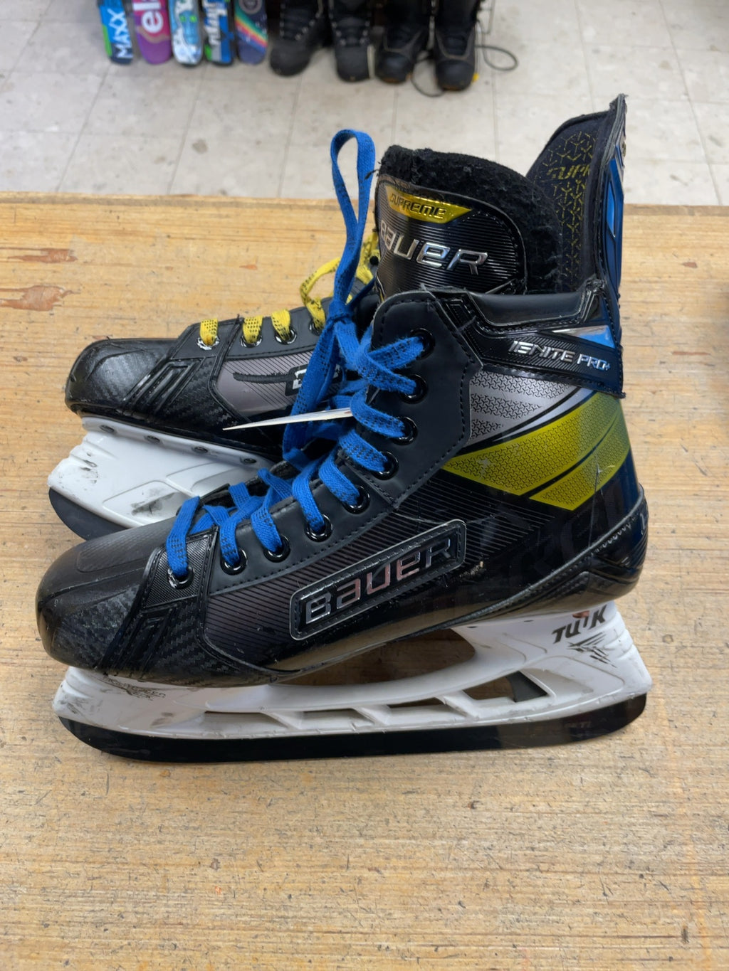 Bauer Supreme Ignite Pro+ Size 8.5 Fit 3 Ice Hockey Skates