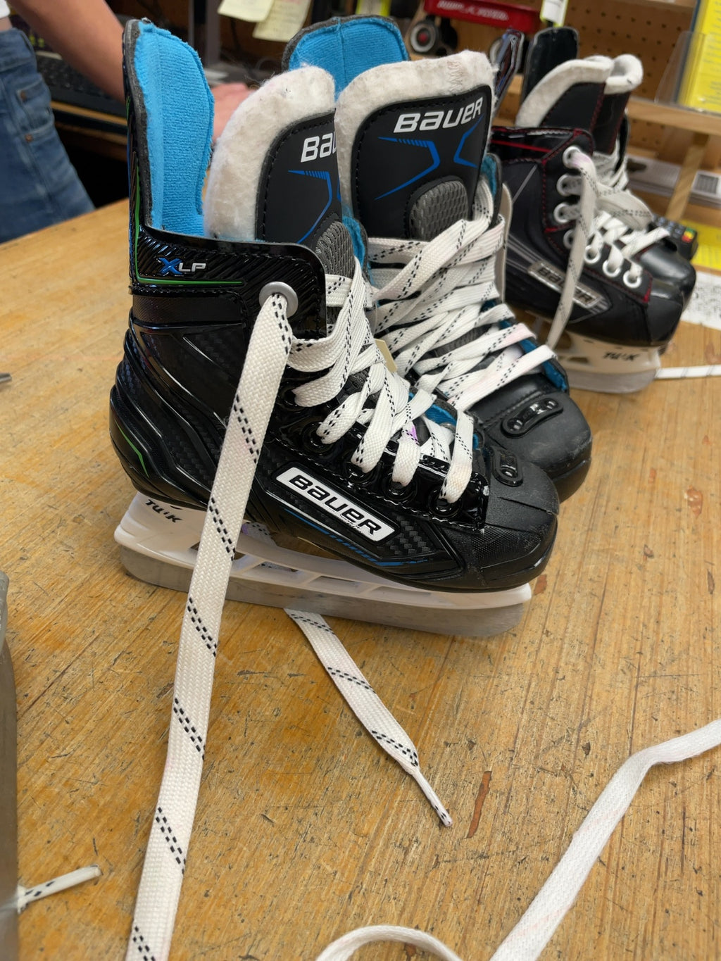 Bauer X-LP Size 8C Hockey Skates
