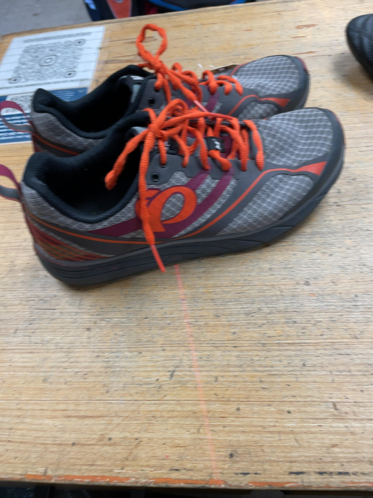 Pearl Izumi EM Trail M2 Size 10.5 US Trail Running Shoes