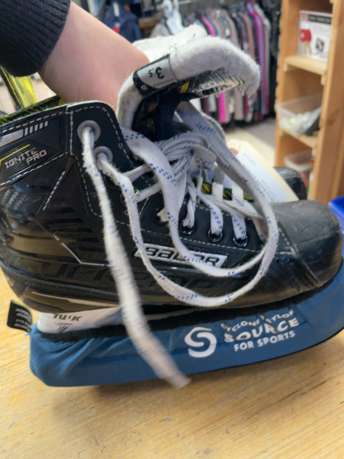 Bauer Supreme Ignite Pro Size 3.5 D Ice Hockey Skates