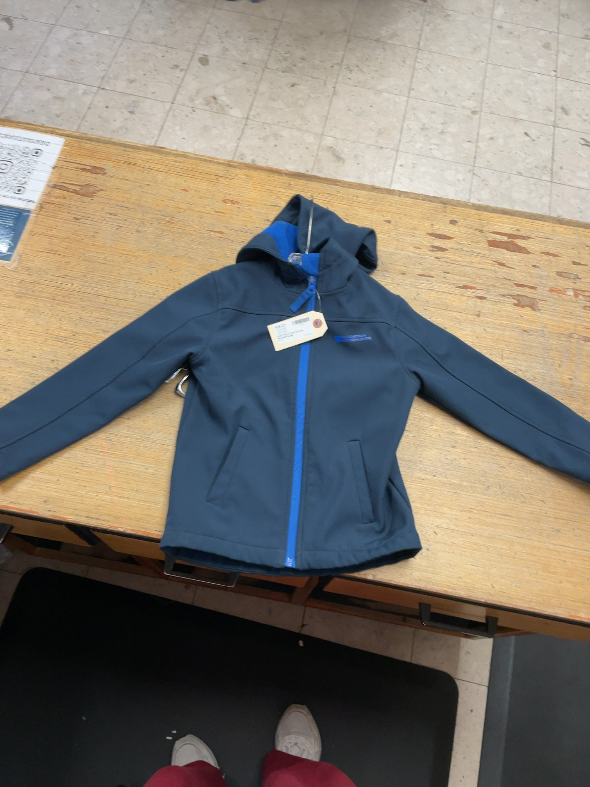 Mountain Warehouse Softshell Hooded Jacket Size JR 5-6