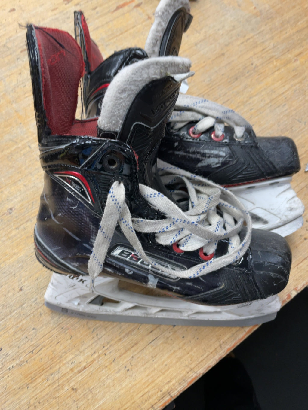 Bauer Vapor X-Shift Pro Size 1.5 D Hockey Skates