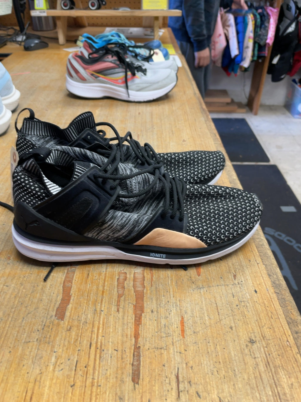 Puma Ignite evoKNIT Size 9 Running Shoes