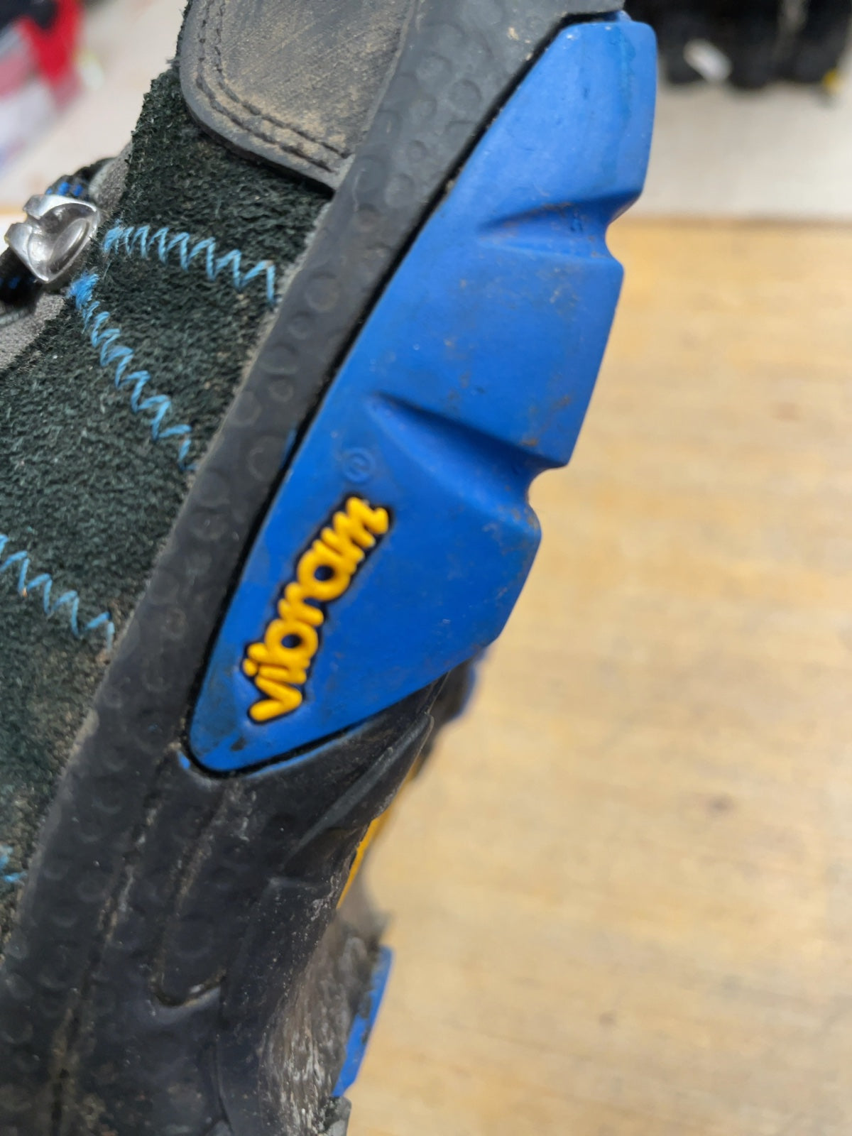 Mountain Warehouse IsoDry Hiking Boots Size 2