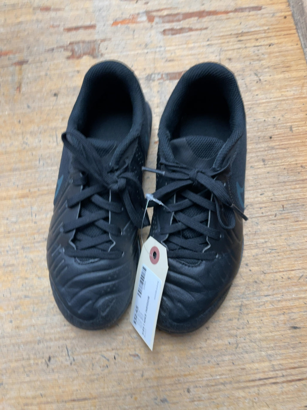 Nike Tiempo Indoor Soccer Shoes Size 1