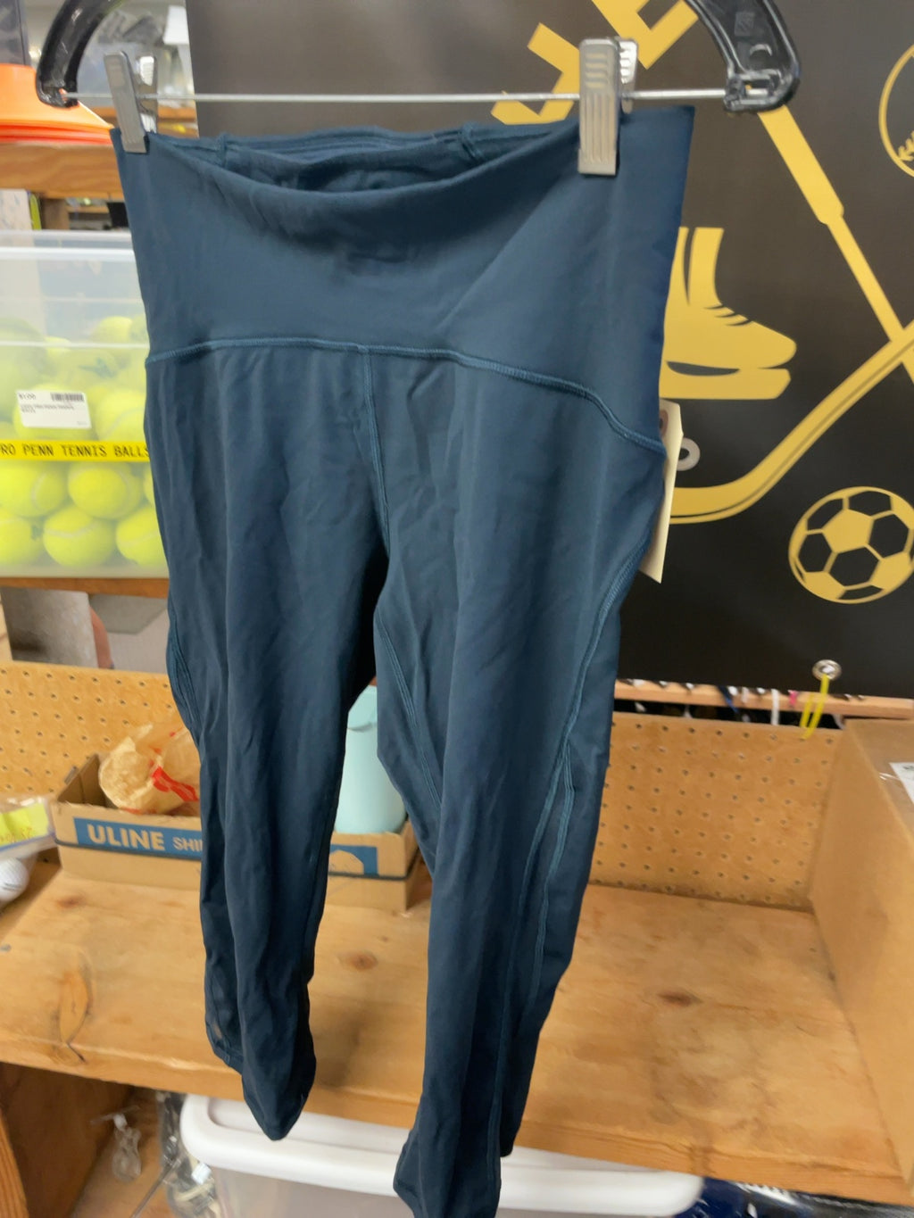 Lululemon Athletica Cropped Leggings Size 6 Blue
