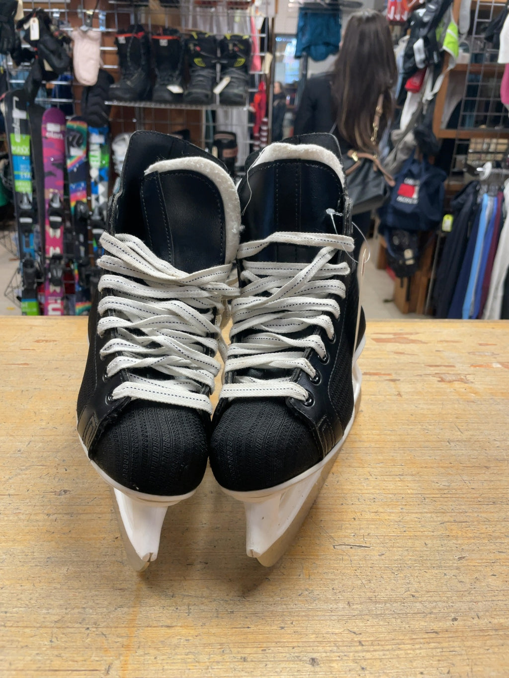CCM Pro 196 Size 4 Hockey Skates