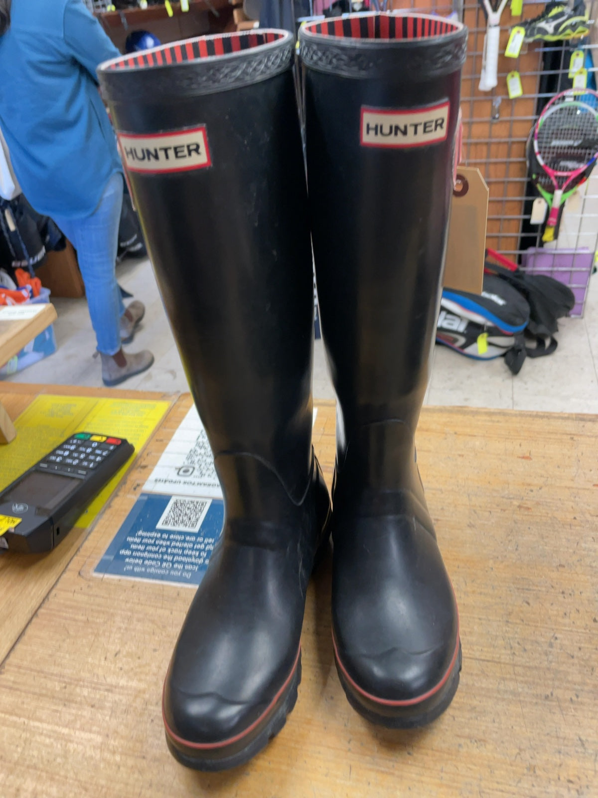 Hunter Rain Boots Size 4 Black/Red Stripes