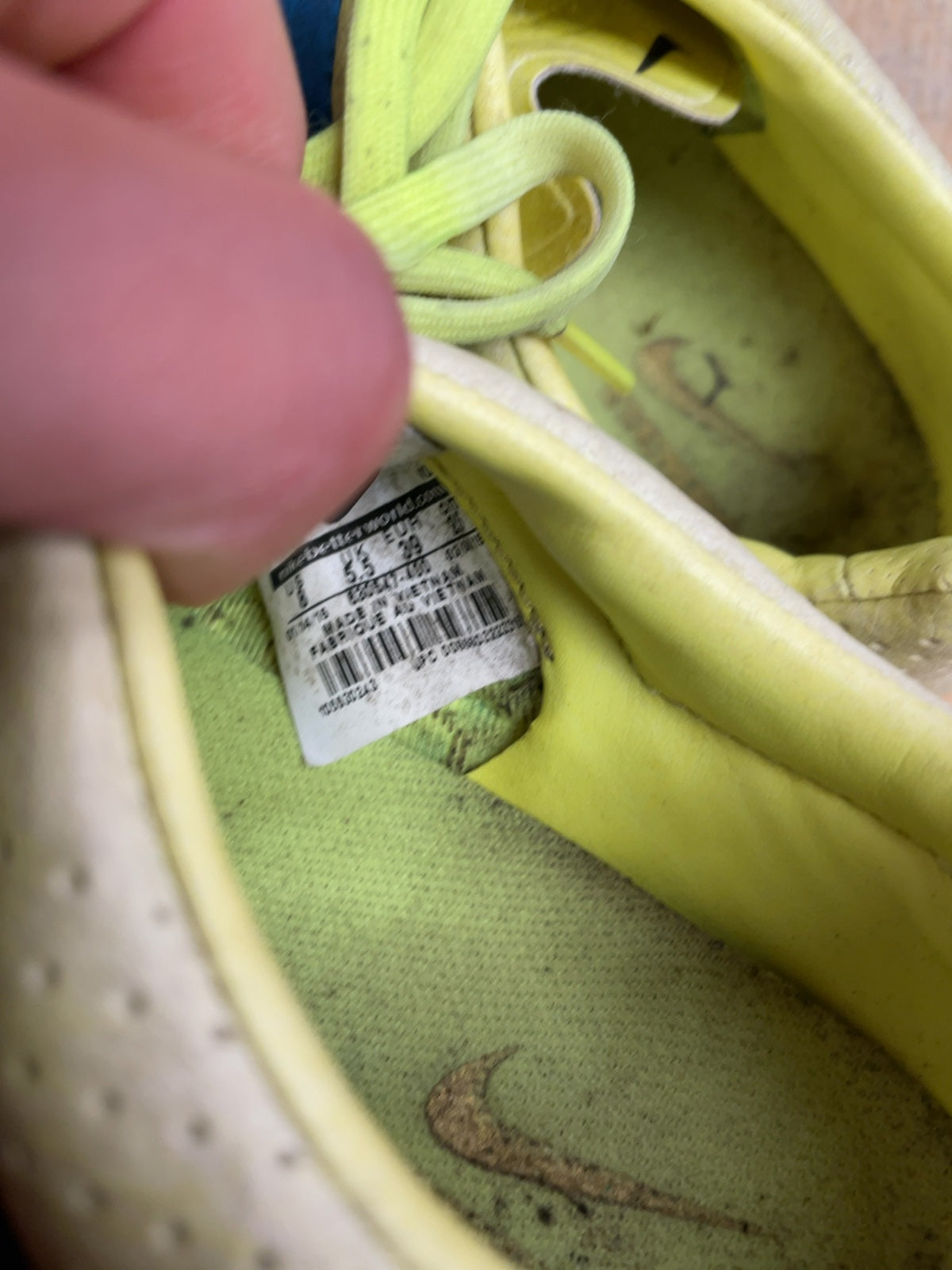 Nike Tiempo Size 8 Soccer Cleats