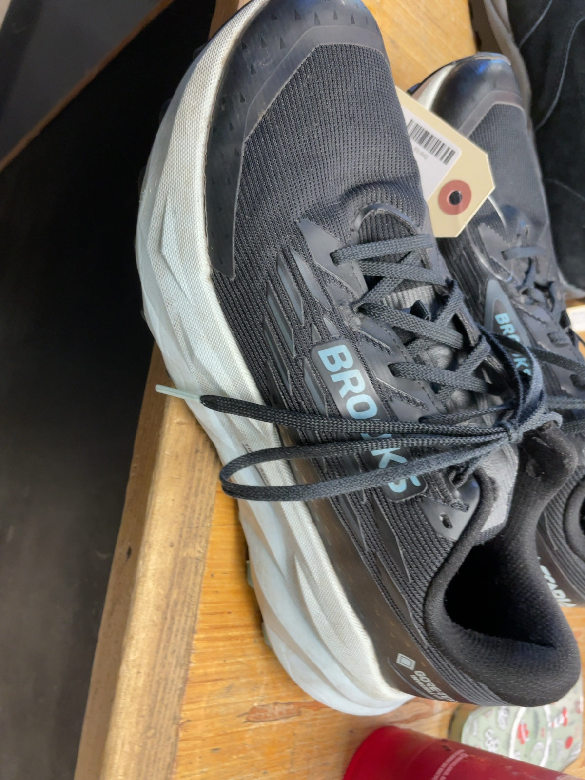 Brooks Cascadia 18 GTX Size 9 Trail Running Shoes