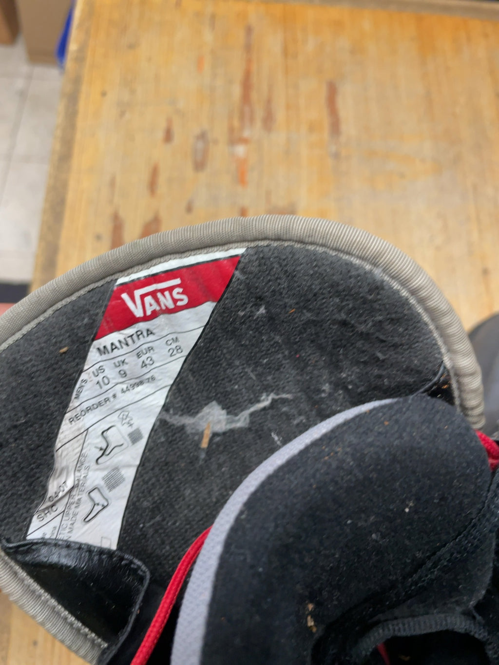 Vans Mantra Size 10 US Snowboard Boots