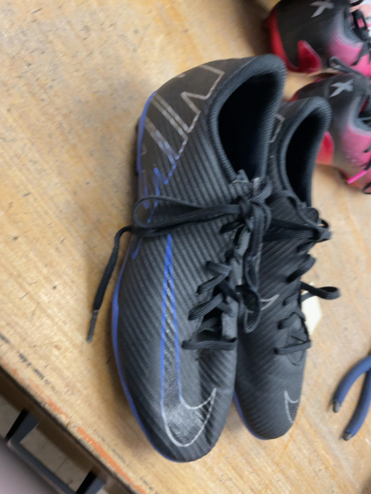 Nike Mercurial Size 6? Black/Blue Soccer Cleats