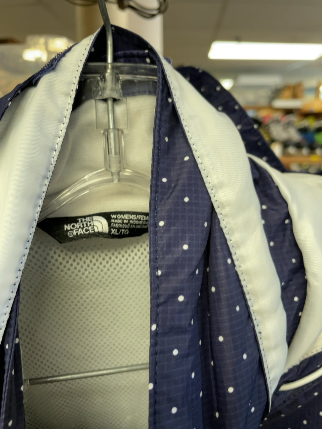 The North Face Women's Size XL Polka Dot Hooded Rain Jacket