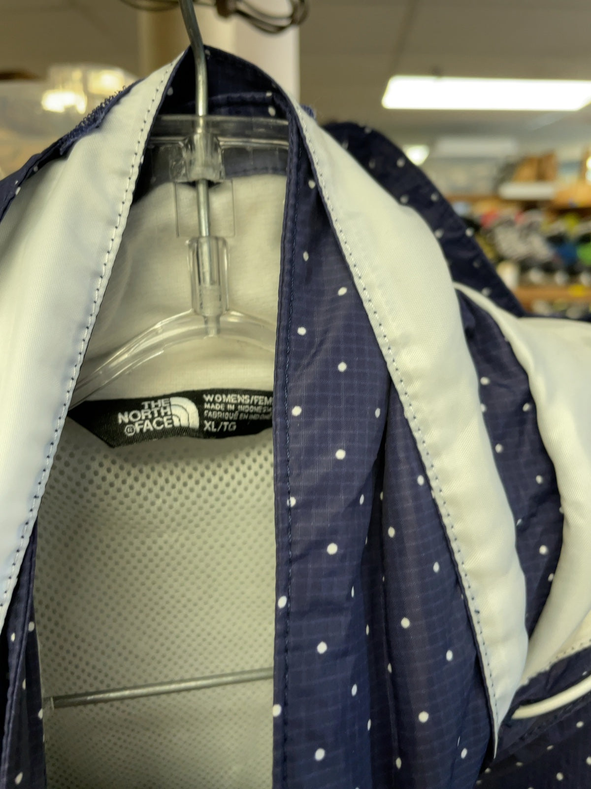 The North Face Women's Size XL Polka Dot Hooded Rain Jacket