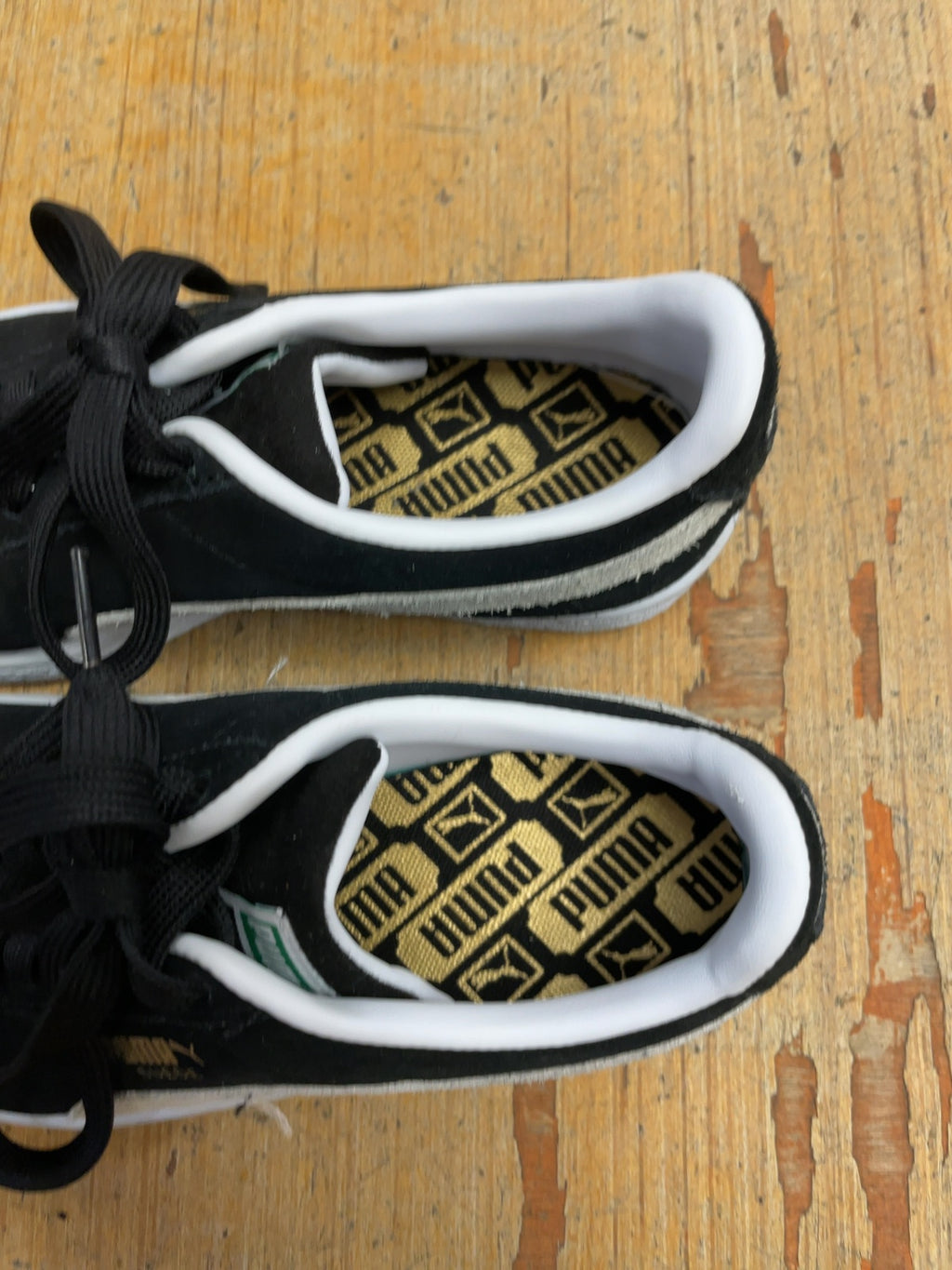 Puma Suede Classic Size 4C US Black/White