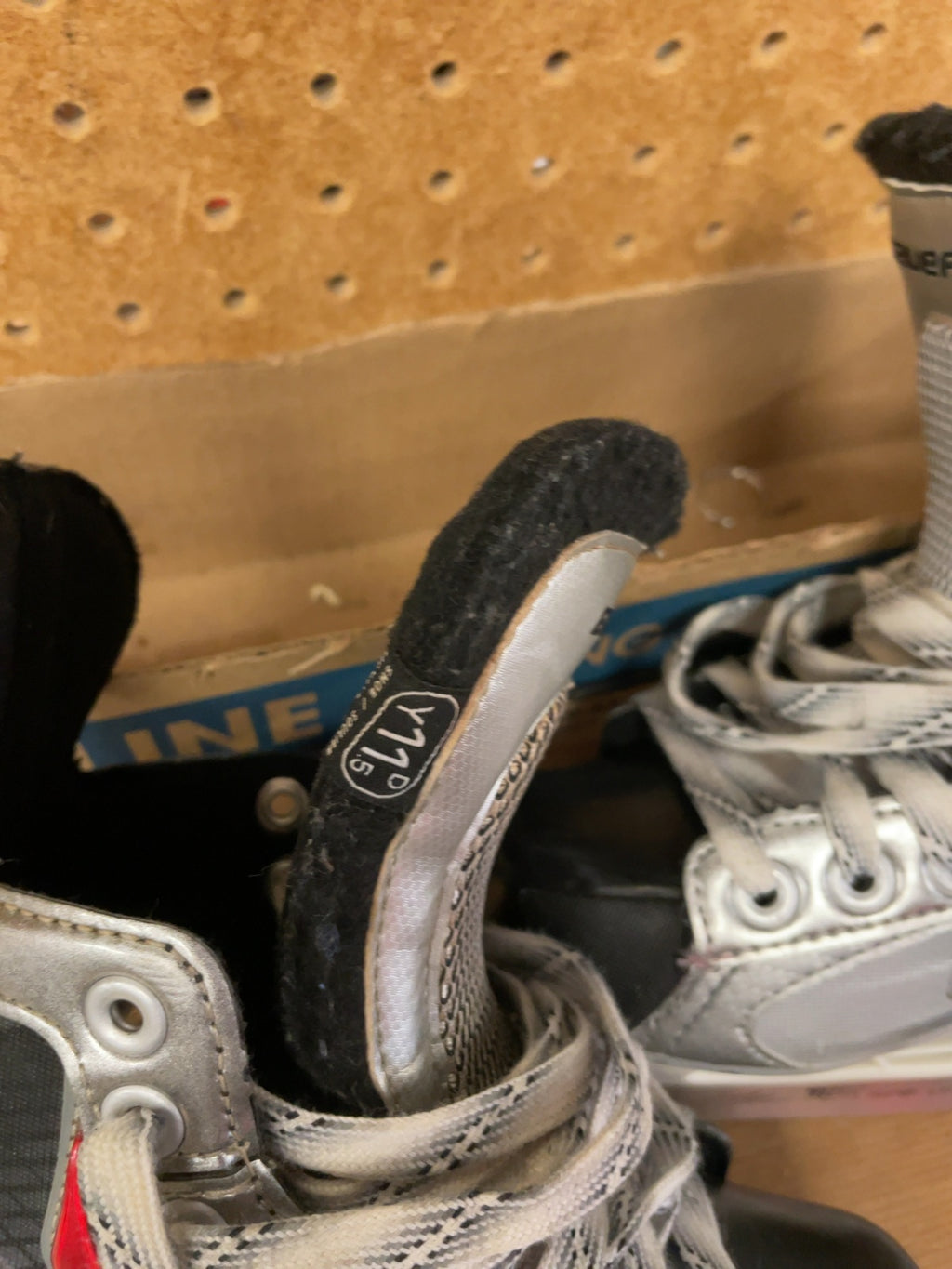 Bauer Vapor X:20 Size Y11.5 D Hockey Skates