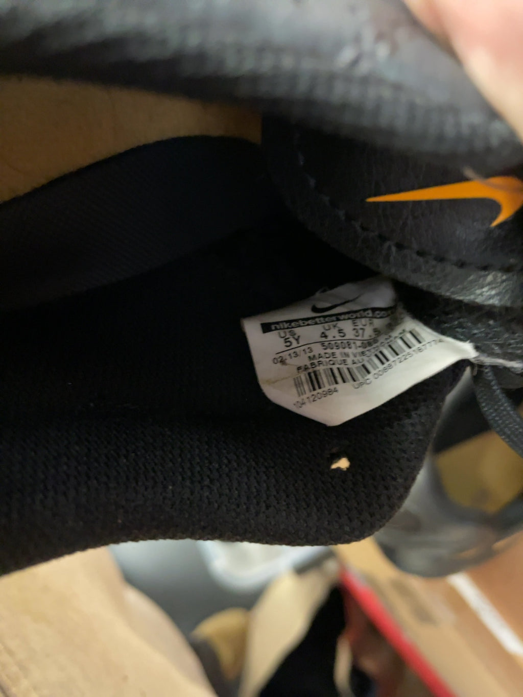 Nike Tiempo Size 5Y Soccer Cleats