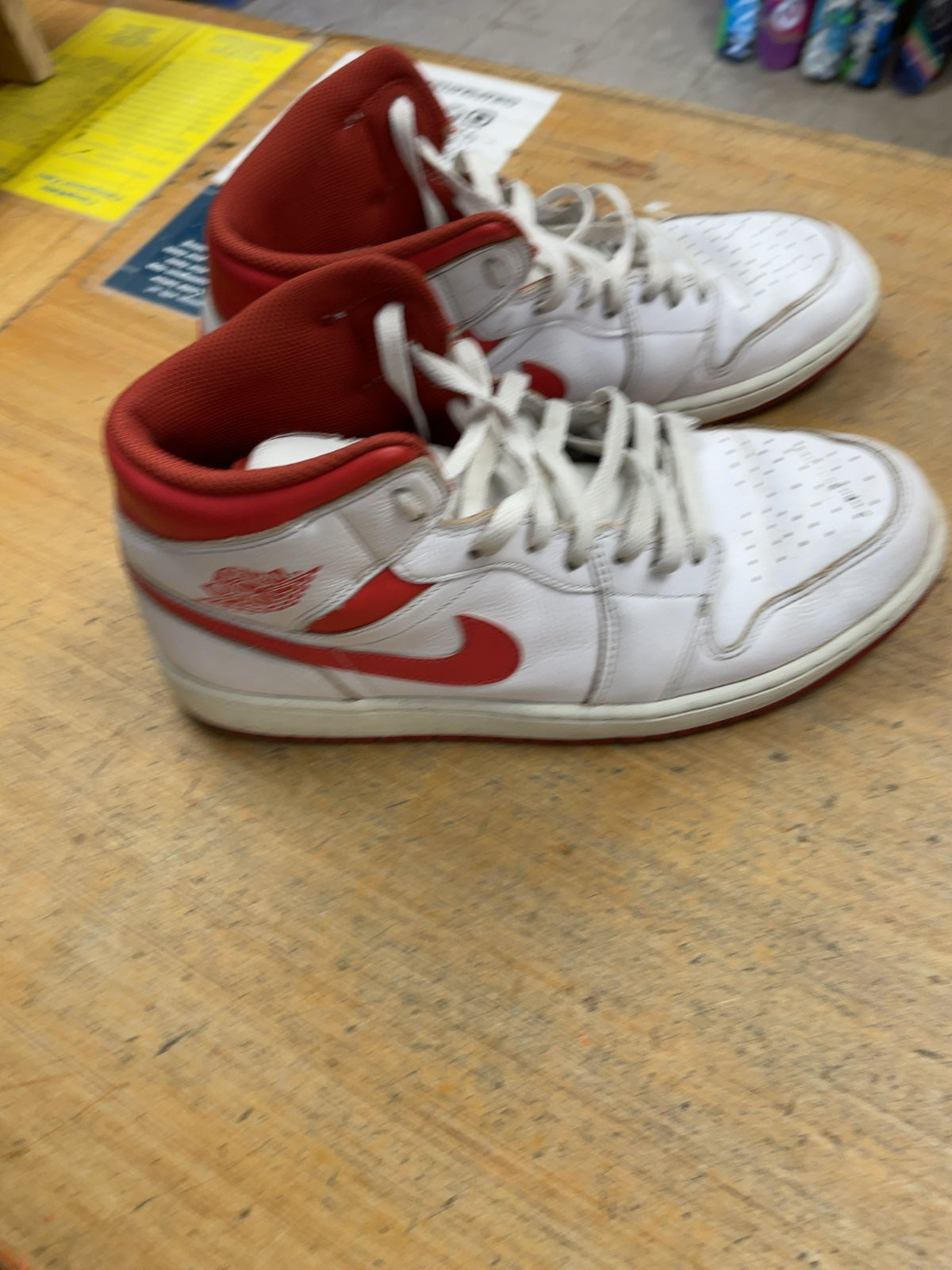 Air Jordan 1 Mid Size 11.5 US Red/White