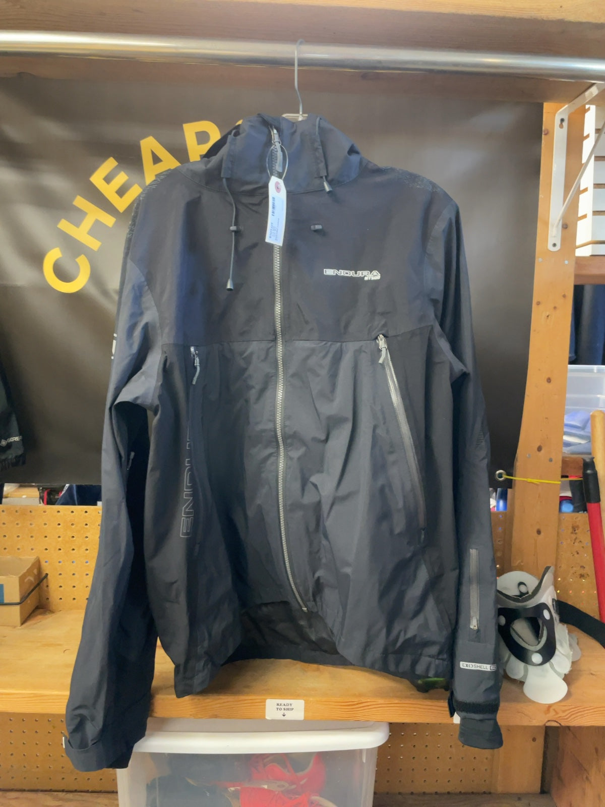 Endura MT500 Waterproof Cycling Jacket Size Large Black