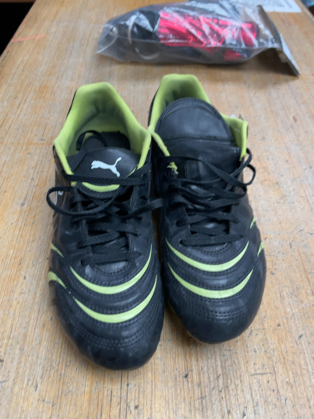 Puma Size 10 Soccer Cleats Black / Green